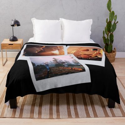 Life Is Strange Instant Photos Throw Blanket