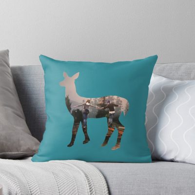 Life Is Strange Deer Spirit Throw Pillow